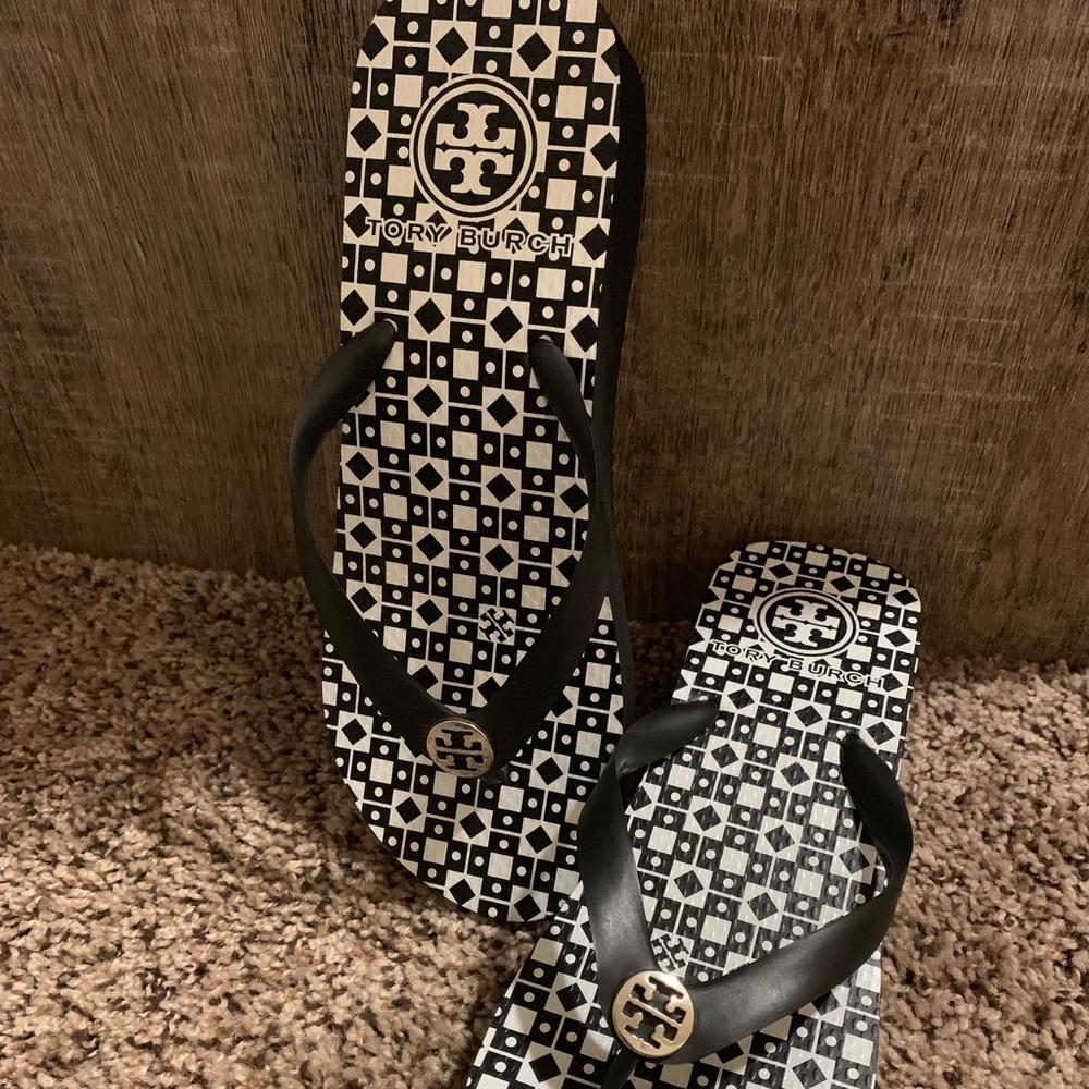 Never worn Tory Burch sandals